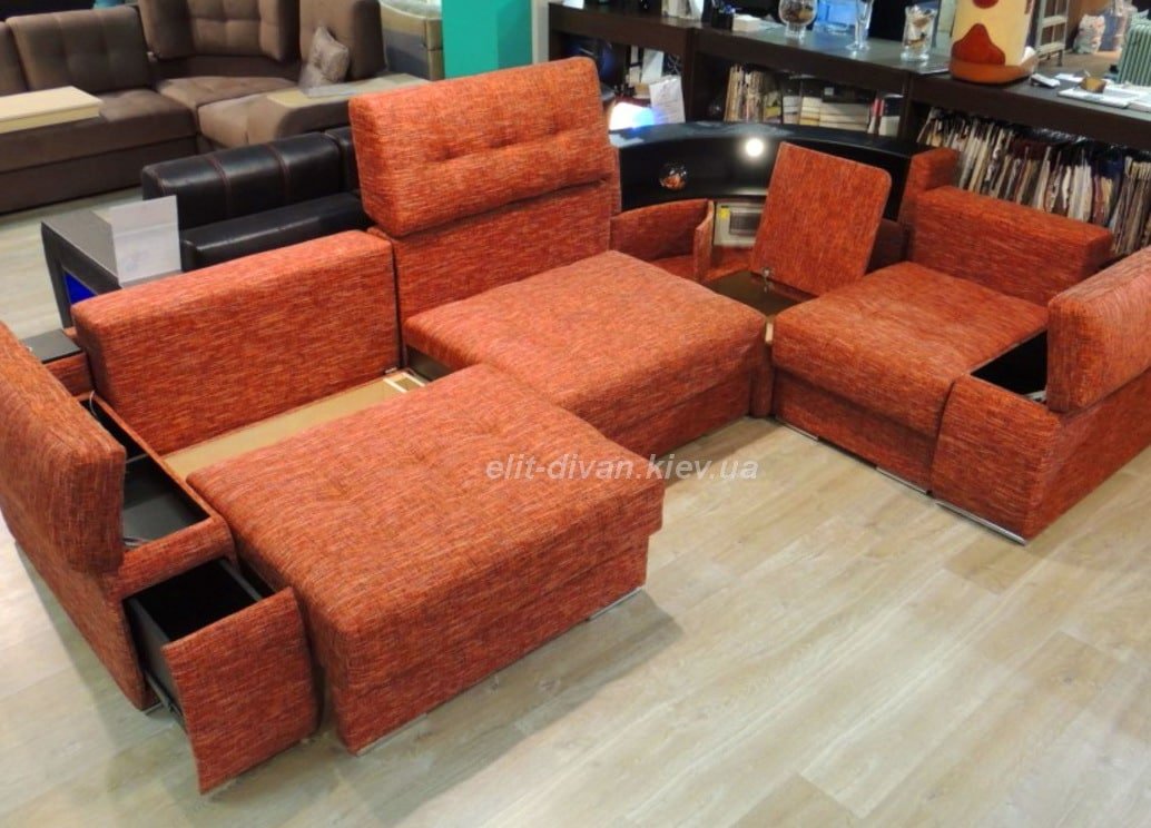 красный умный диван