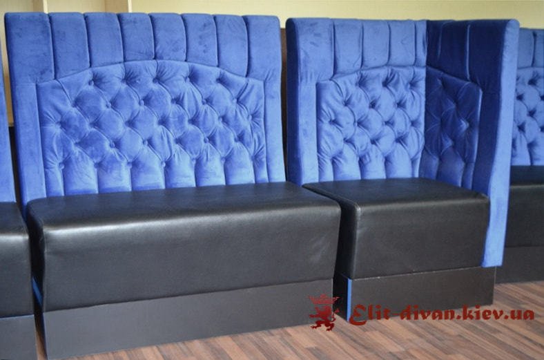 дивани з каретною стяжкою для ресторану синього кольору Київ