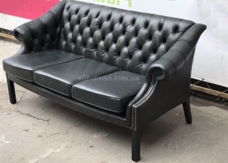 Чорний диван честер на замовлення