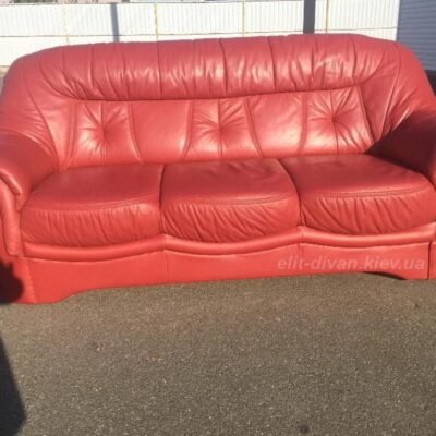 Червоний диван на замовлення