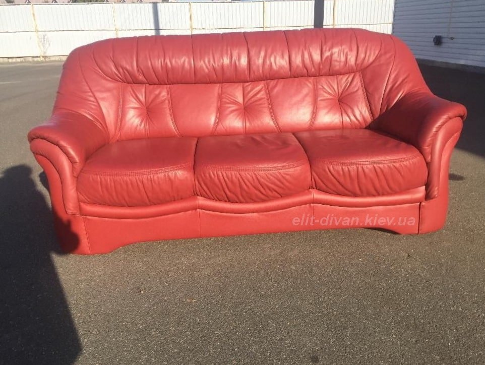 Червоний диван  на замовлення