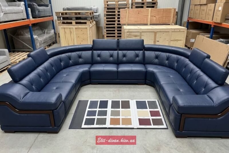 напівкруглий диван з каретною стяжкою