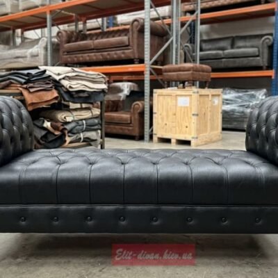 чернйы пуф честер из натуральной кожи с подлокотниками